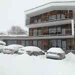 Kitzsteinhorn -summercard Included Apartment